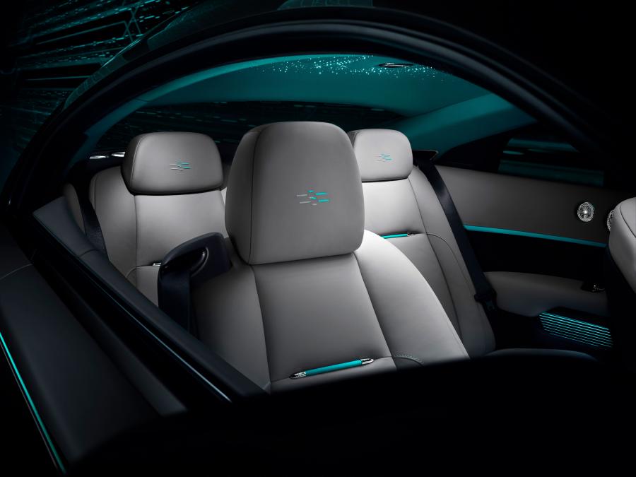 Интерьер Rolls-Royce Wraith Kryptos Collection 2020 года  (UK) (фото 18 из 19)